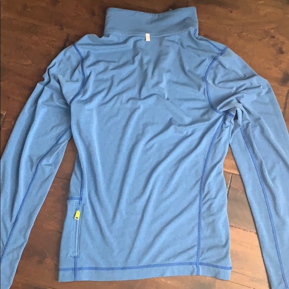 Hollister Long sleeve Sweatshirt Tee - Picture 4 of 4